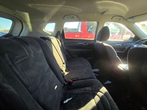 Used 2015 Nissan Rogue SV image 4