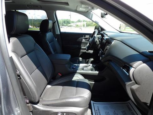 Used 2019 Chevrolet Traverse LT w/ LT Premium Package FWD image 20