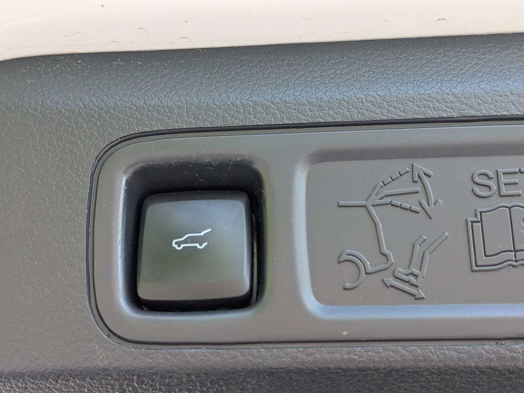 Used 2022 Ford Expedition Limited RWD image 14