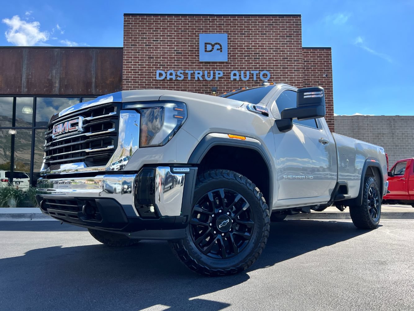 Used 2026 GMC Sierra 2500 SLE AWD/4WD image 1