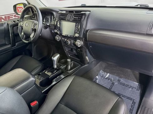 Used 2020 Toyota 4Runner TRD Off-Road Premium w/ Moonroof Package AWD/4WD image 32