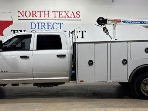 Used 2019 RAM 5500 Tradesman w/ Ambulance Prep Group image 9