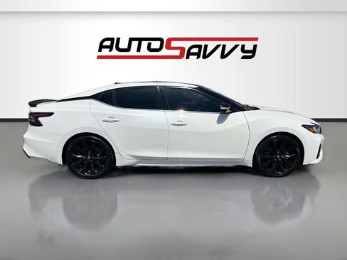 Used 2023 Nissan Maxima SR w/ Sport Mat Group FWD image 8