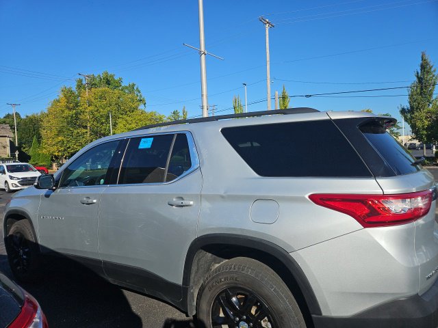 Used 2020 Chevrolet Traverse LT w/ Driver Confidence II Package AWD/4WD image 6