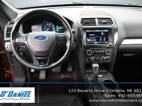 Used 2016 Ford Explorer XLT w/ Equipment Group 202A AWD/4WD image 26
