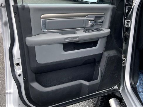 Used 2017 RAM 2500 SLT image 20