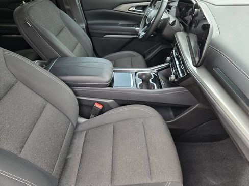 Used 2024 Chevrolet Traverse LT FWD image 15