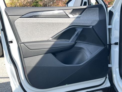 New 2025 Volkswagen Tiguan S image 15