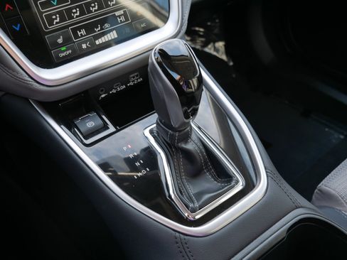 Used 2025 Subaru Outback Premium image 24