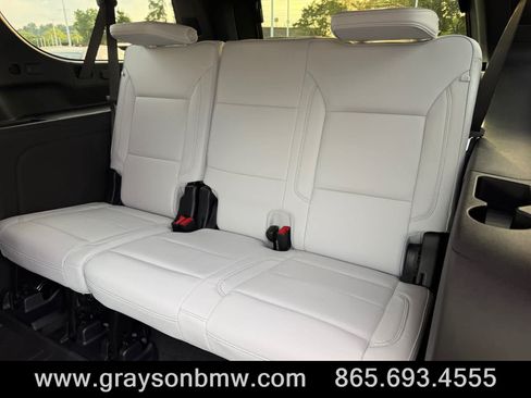 Used 2025 Chevrolet Suburban Premier w/ Sun And Tow Package AWD/4WD image 15