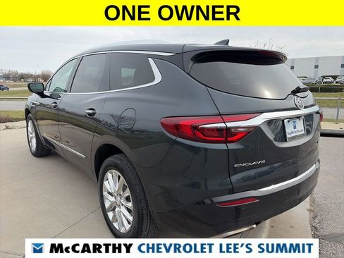 Used 2021 Buick Enclave Essence image 11