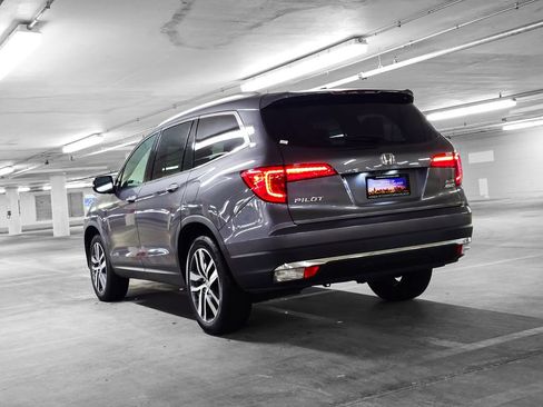 Used 2017 Honda Pilot Elite image 5