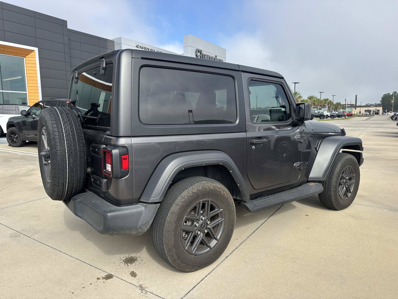 Used 2024 Jeep Wrangler Sport AWD/4WD image 7