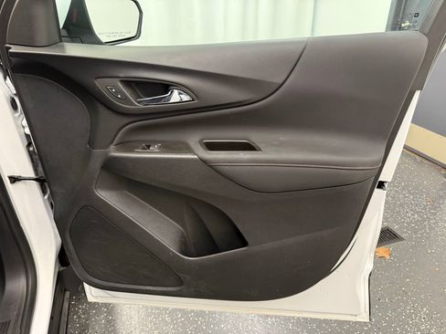 Used 2023 Chevrolet Equinox RS w/ LPO, Floor Liner Package image 7