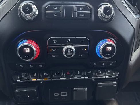 Used 2023 GMC Sierra 3500 Denali w/ Denali Black Diamond Edition image 20