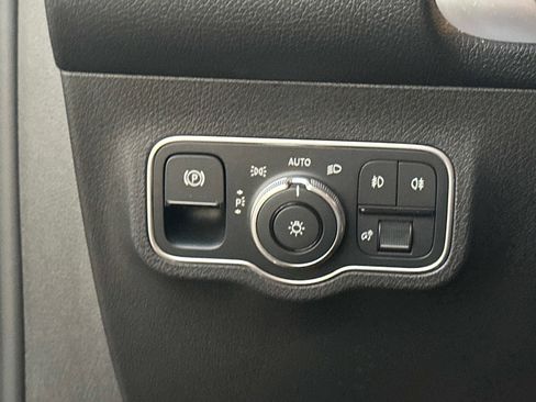 Certified 2025 Mercedes-Benz GLB 250 GLB 250 image 29