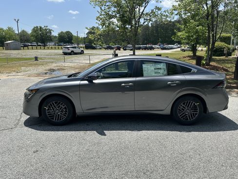 New 2026 Nissan Sentra SV FWD image 8