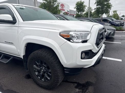 Used 2023 Toyota Tacoma SR5 w/ Technology Package image 9