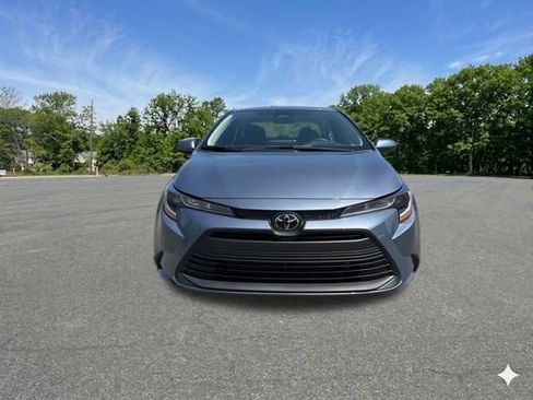 Used 2025 Toyota Corolla LE FWD image 3