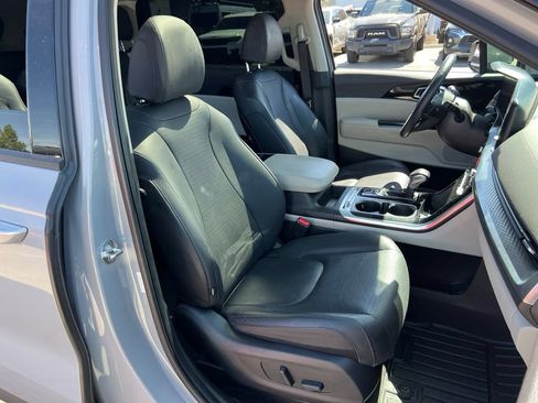 Used 2024 Kia Carnival SX Prestige FWD image 19