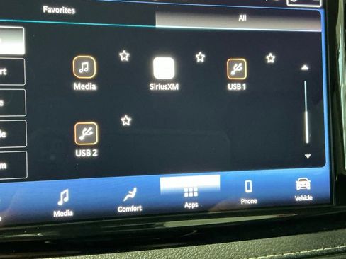 Used 2024 Chrysler Pacifica Touring-L image 37