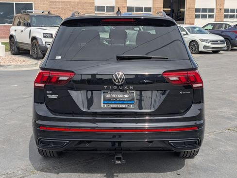 Used 2022 Volkswagen Tiguan SE R-Line AWD/4WD image 5