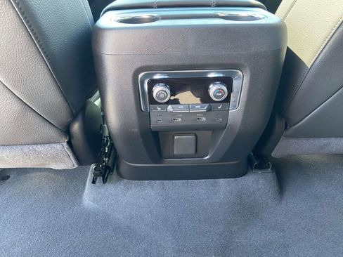 Used 2026 GMC Yukon Denali w/ Denali Reserve Package AWD/4WD image 15
