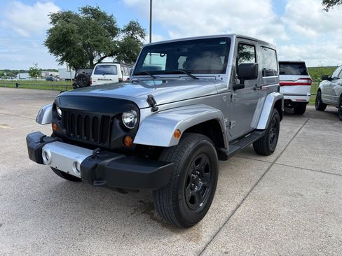 Used 2013 Jeep Wrangler Sahara w/ Connectivity Group AWD/4WD image 3