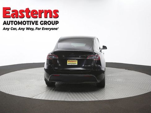 Used 2024 Tesla Model Y Long Range AWD/4WD image 31