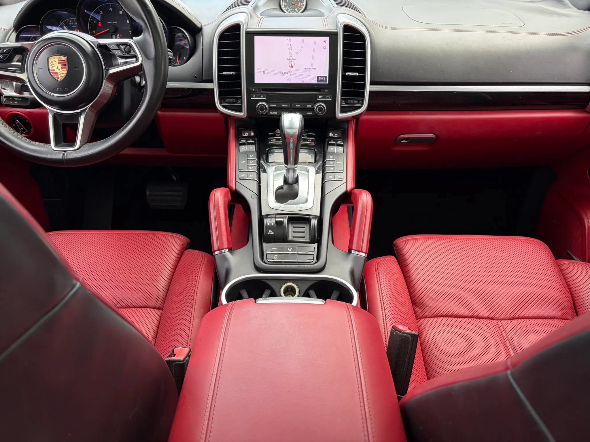 Used 2017 Porsche Cayenne AWD/4WD image 38