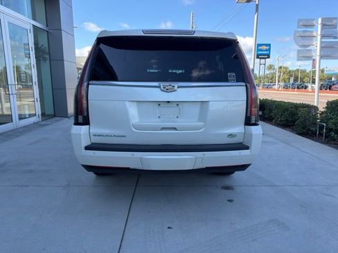 Used 2015 Cadillac Escalade ESV Luxury AWD/4WD image 17