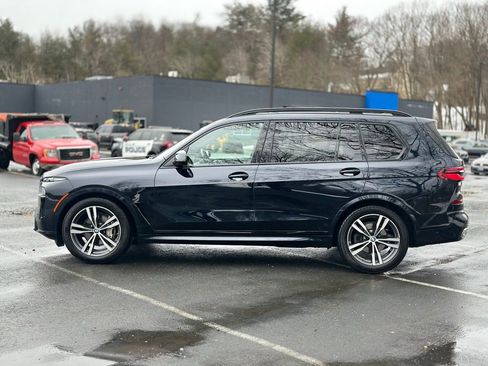 Used 2024 BMW X7 xDrive40i w/ M Sport Package image 3