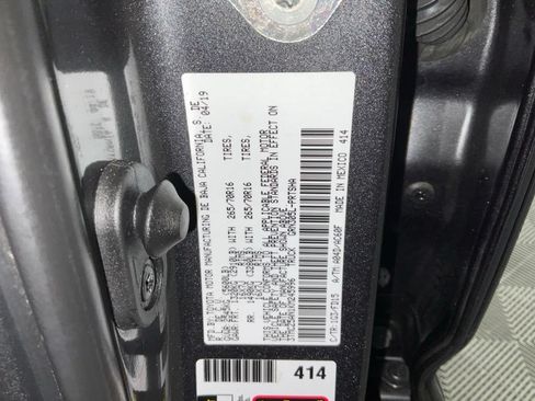 Used 2019 Toyota Tacoma TRD Off-Road w/ Exterior Package AWD/4WD image 27