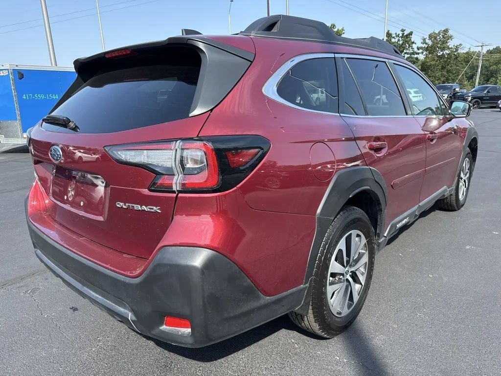 Used 2025 Subaru Outback Premium AWD/4WD image 4