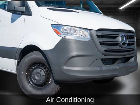 Used 2024 Mercedes-Benz Sprinter 144 Cargo image 16