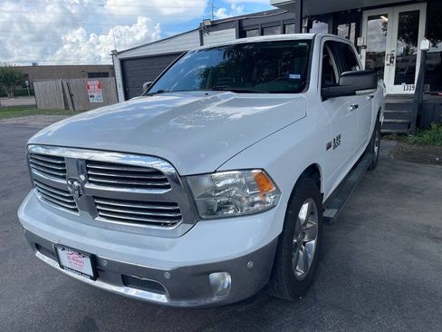 Used 2017 RAM 1500 Lone Star RWD image 2