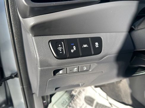 Used 2022 Hyundai Ioniq SEL image 17