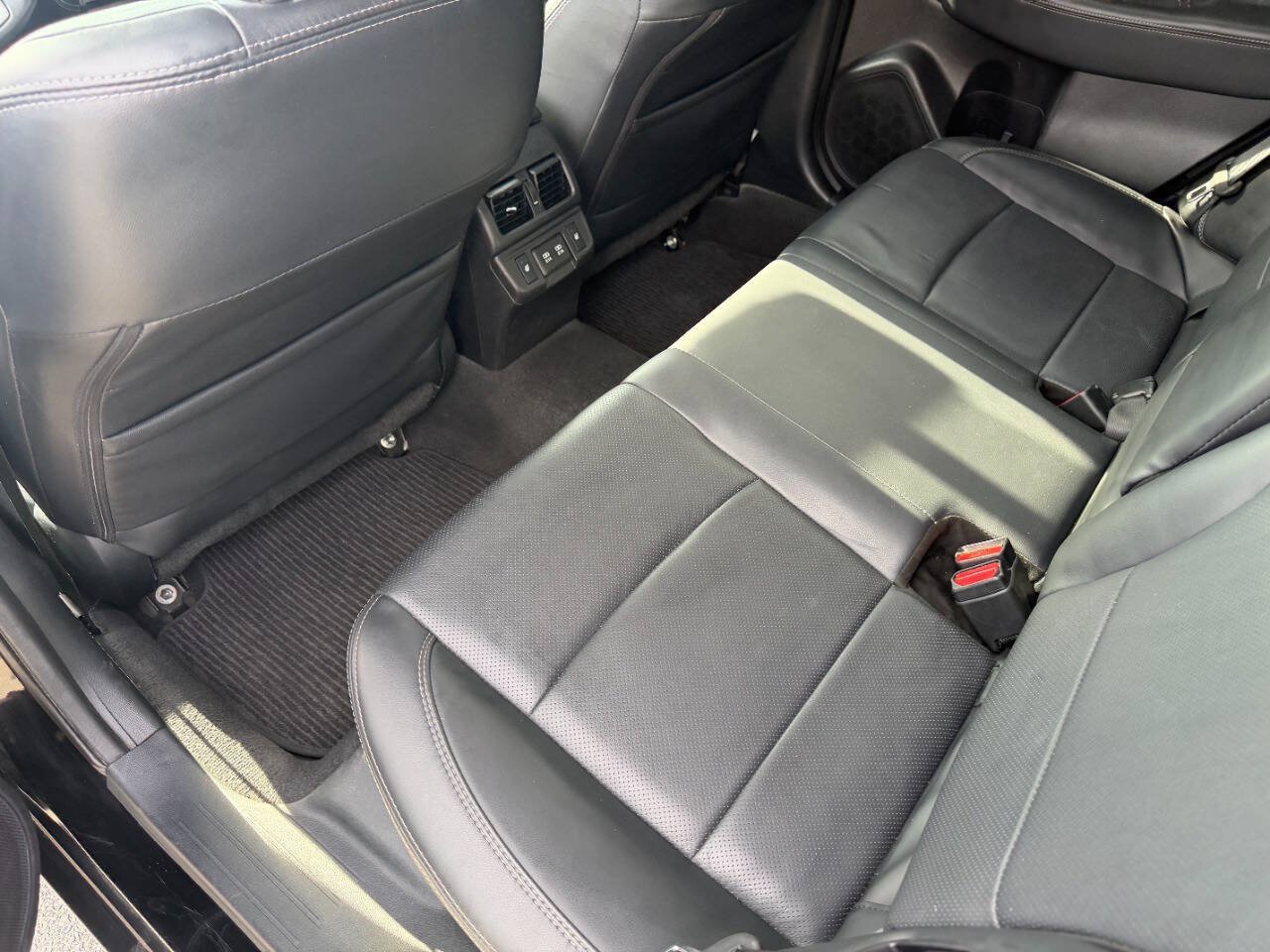 Used 2019 Subaru Outback 3.6R Limited AWD/4WD image 24
