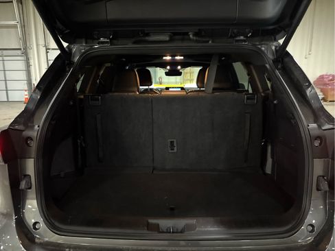 Certified 2025 Toyota Highlander XSE image 7