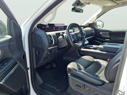 Used 2025 Ford Expedition Max Platinum AWD/4WD image 10