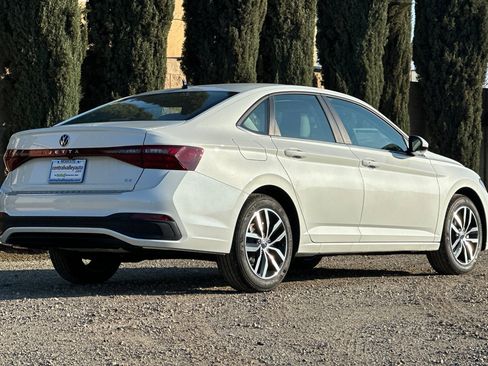 New 2026 Volkswagen Jetta SE image 4
