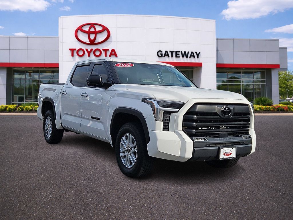 Used 2022 Toyota Tundra SR5 w/ SR5 Premium Package AWD/4WD image 3