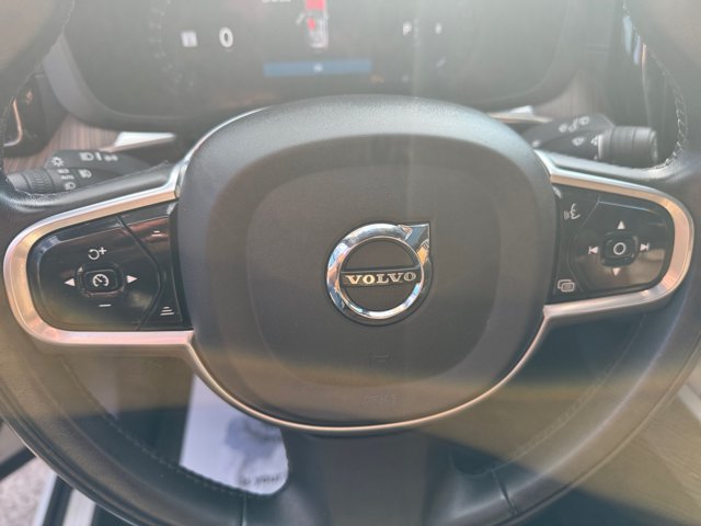 Used 2022 Volvo XC60 B5 Inscription w/ Advanced Package AWD/4WD image 17