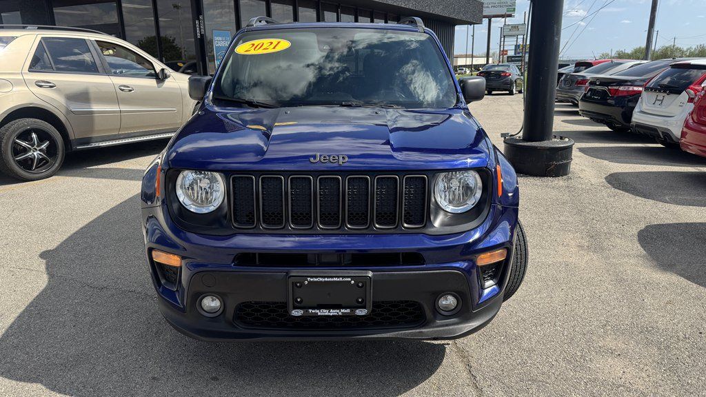 Used 2021 Jeep Renegade Latitude FWD image 3