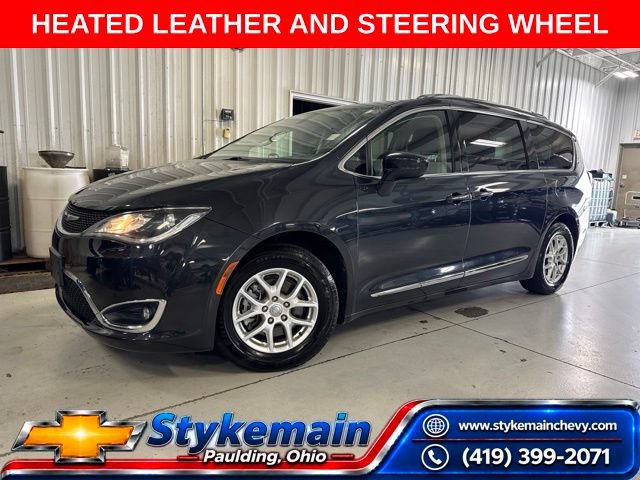 Used 2020 Chrysler Pacifica Touring-L FWD image 1