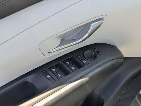 New 2026 Hyundai Tucson SEL image 16