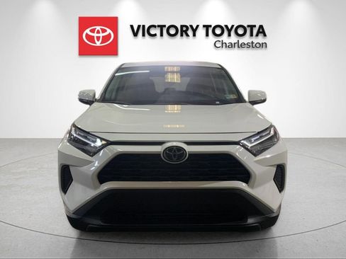 Used 2023 Toyota RAV4 LE AWD/4WD image 8