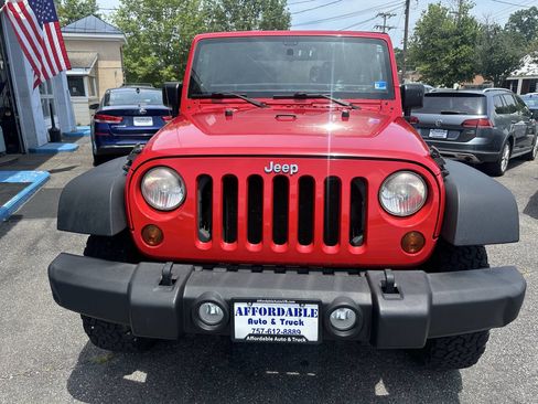 Used 2013 Jeep Wrangler Rubicon w/ Connectivity Group AWD/4WD image 9