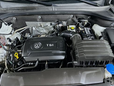 Used 2022 Volkswagen Atlas Cross Sport SE FWD image 31