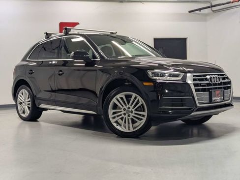 Used 2020 Audi Q5 2.0T Premium Plus w/ Premium Plus Package AWD/4WD image 2